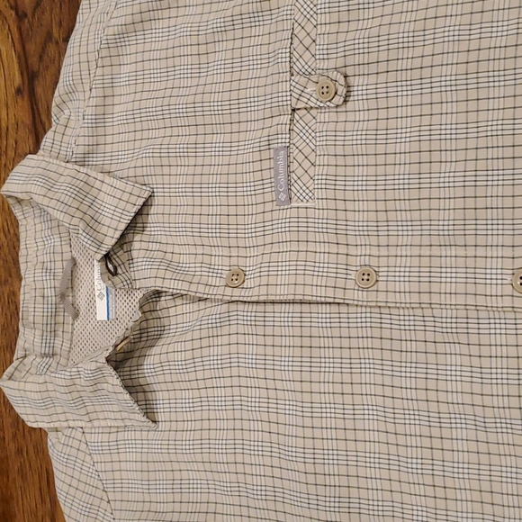 Mens Columbia tan plaid button down shirt size M - Picture 2 of 6
